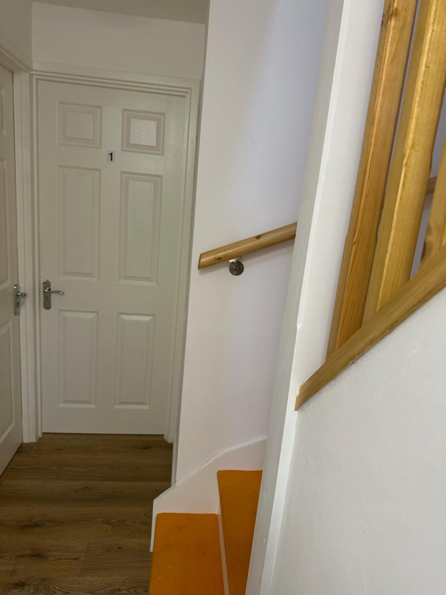 L-Houses Dagenham Bagian luar foto