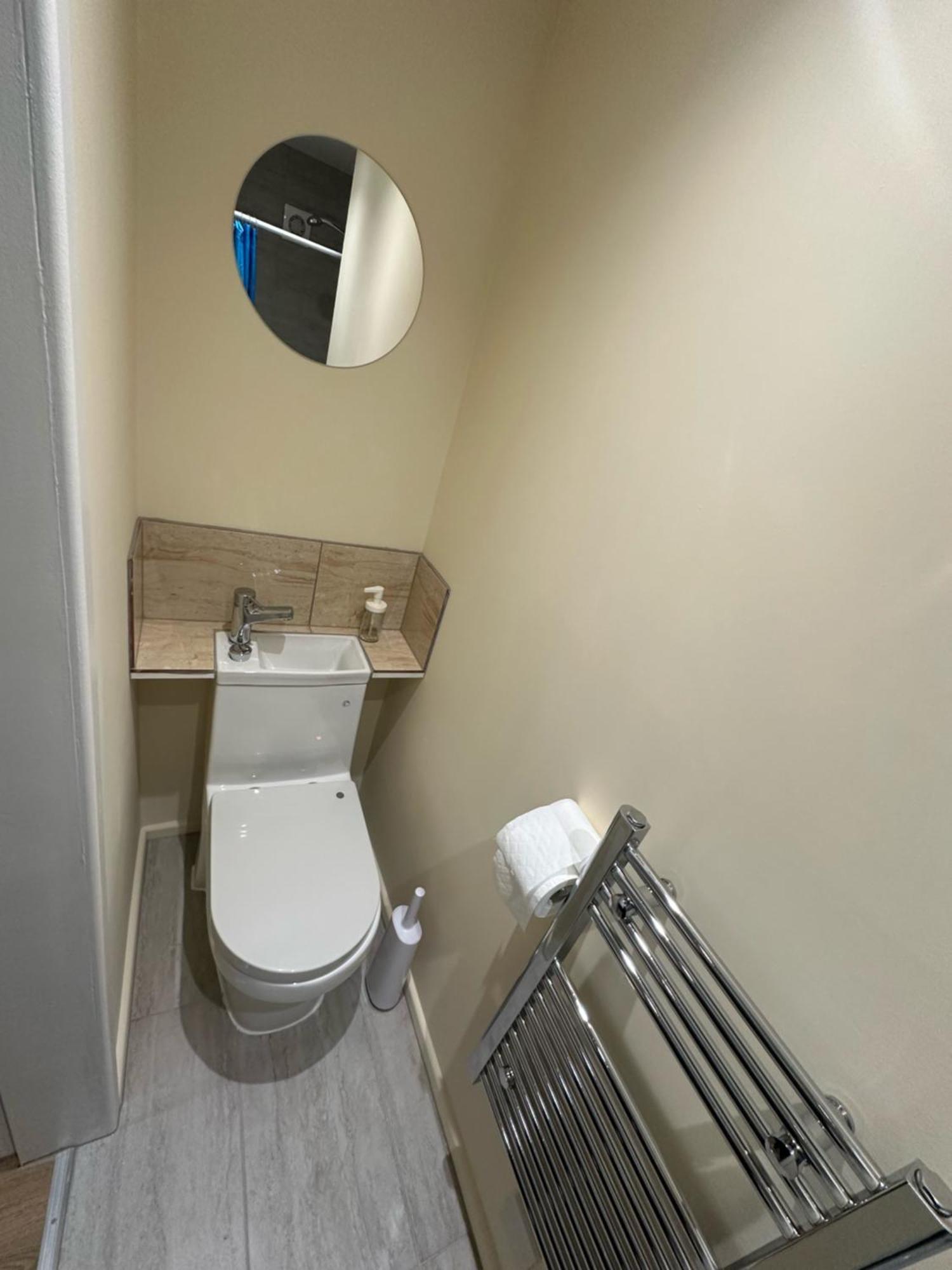 L-Houses Dagenham Bagian luar foto