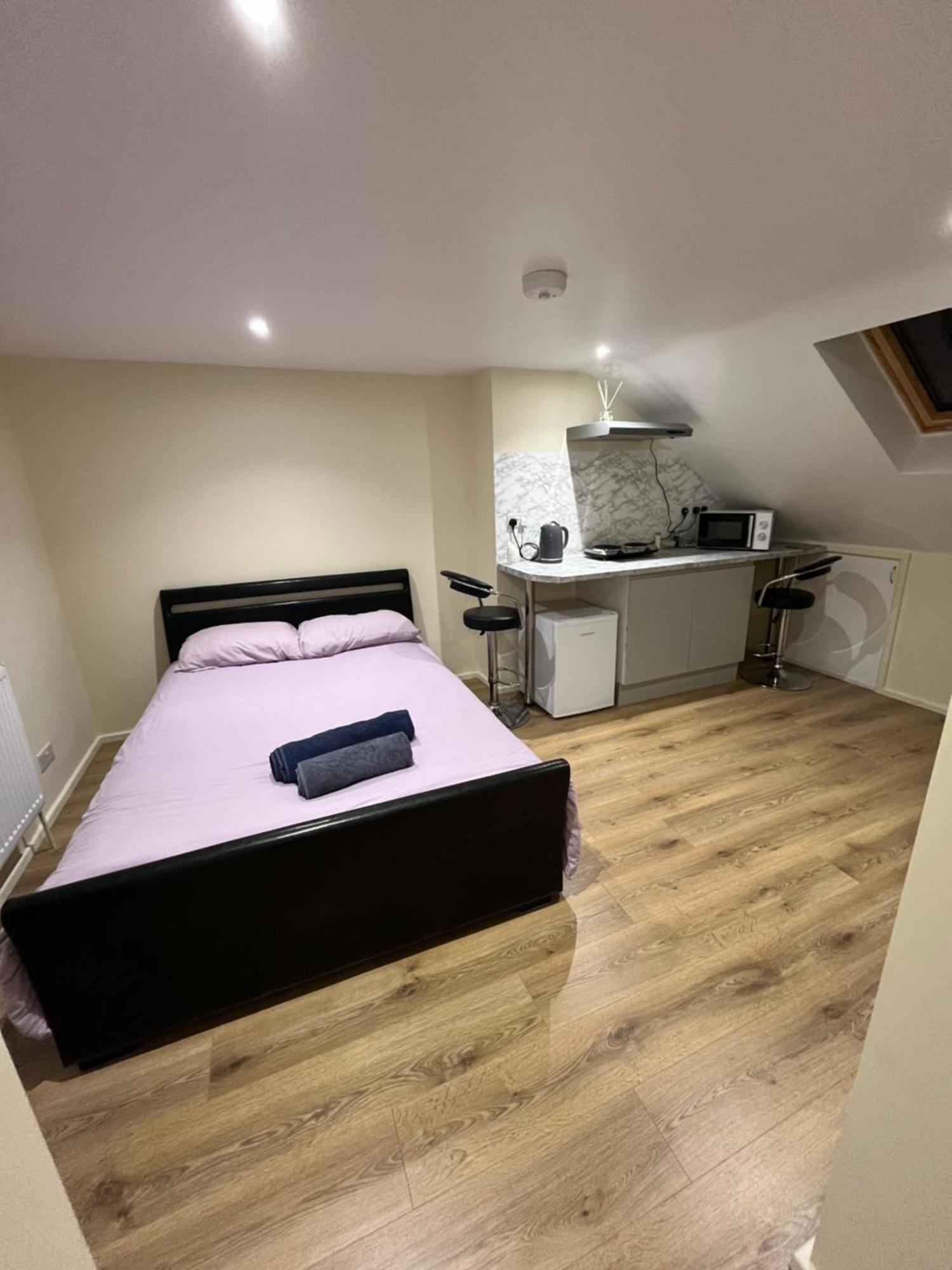 L-Houses Dagenham Bagian luar foto