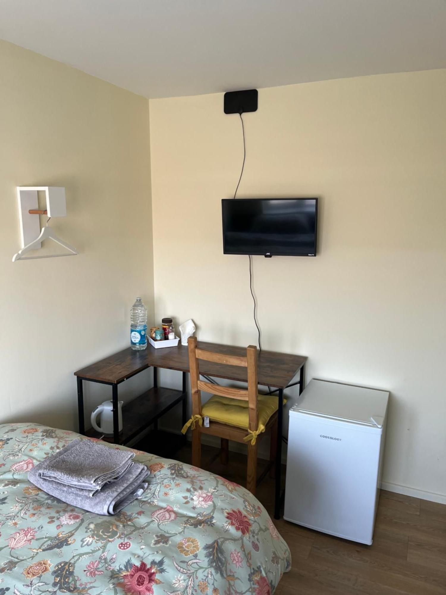 L-Houses Dagenham Bagian luar foto